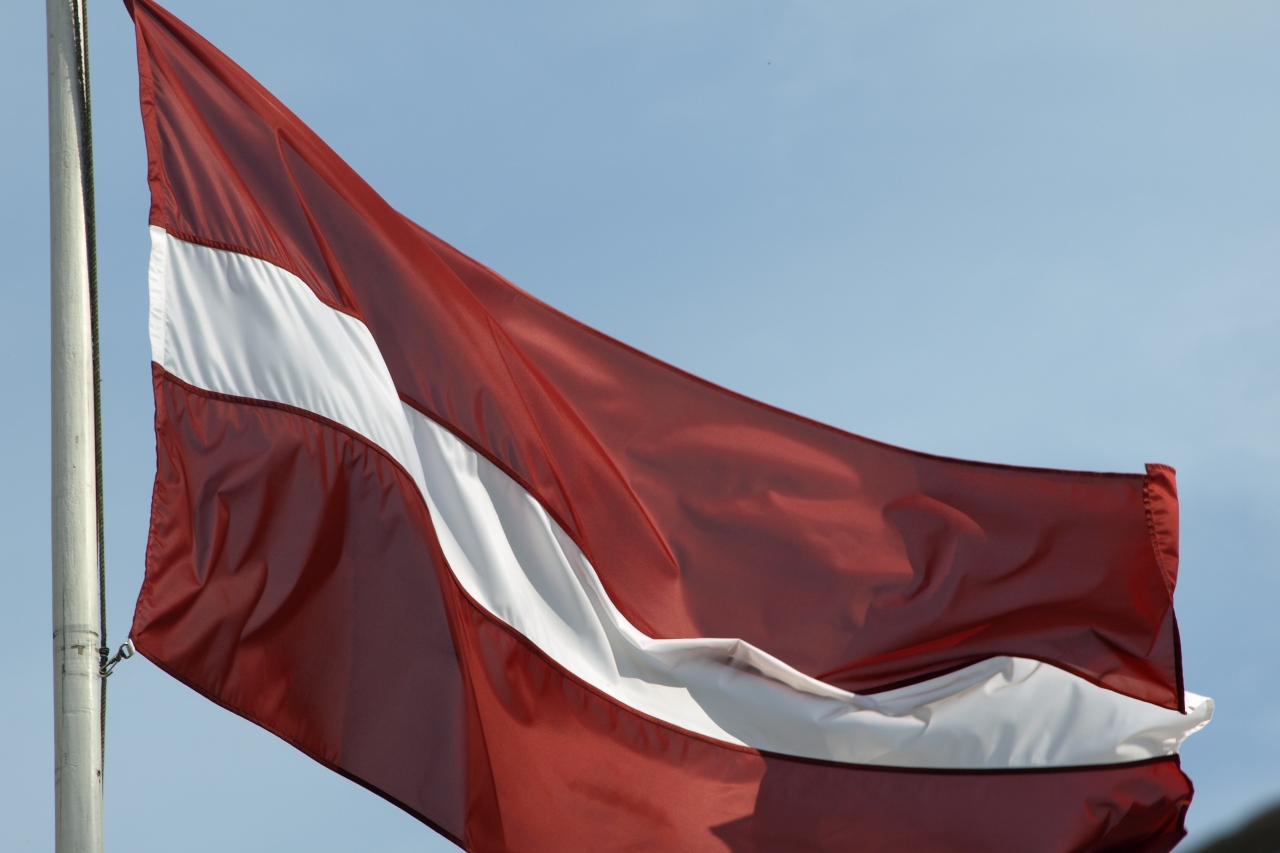 Par Latvijas valsts karogu