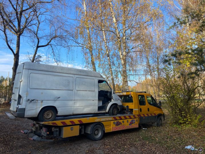 Pašvaldības policija aicina autovadītājus nepamest savus transportlīdzekļus