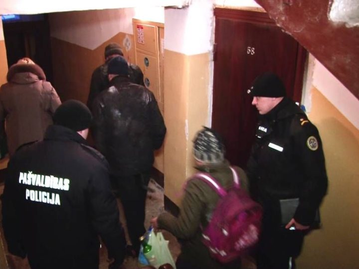 Policija aicina aukstā laikā nepaiet garām bezpalīdzīgā stāvoklī esošiem cilvēkiem