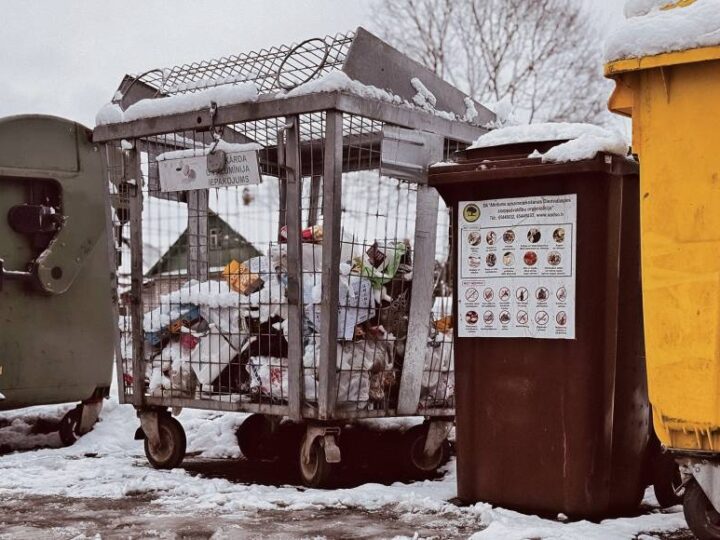 Pašvaldības policija aicina šķirot atkritumus: pareiza rīcība un sekas par pārkāpumiem